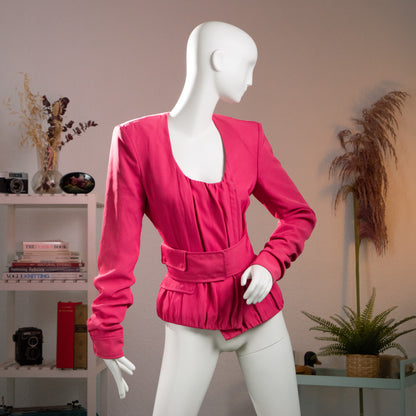 Front view of the archival Yves Saint Laurent rive gauche fuchsia triacetate jacket from the 2001 Tom Ford era on a mannequin.